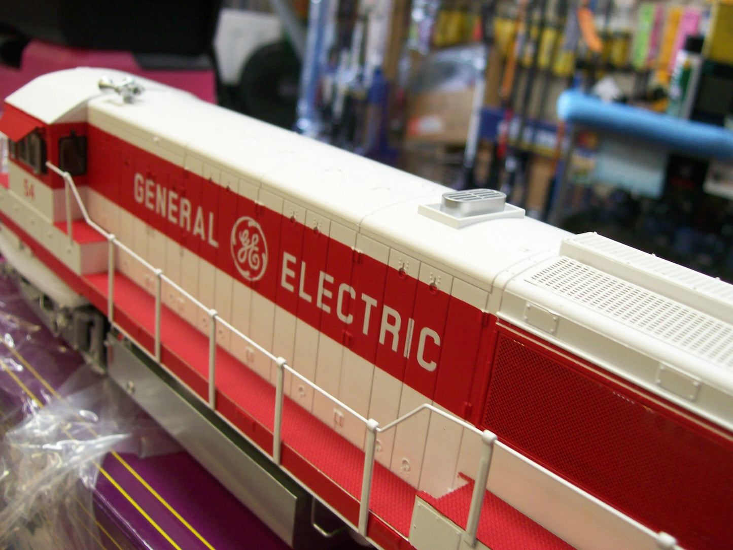 ( Sold Out ) E-Z Catch Custom Limited Run MTH Premier GE Demo U-25-B Diesel Locomotive Cab # 54