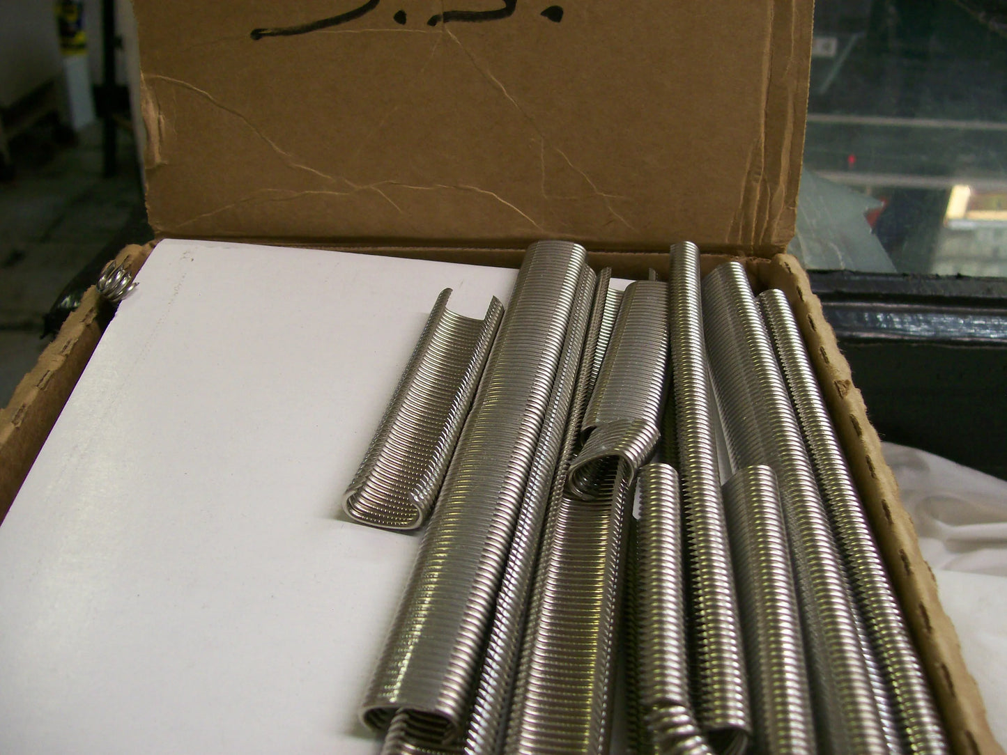 Stainless Steel C-Ring's ( Sharp Point ) 1/2" USA Made 10,000 per box ( For Air Tools Only )