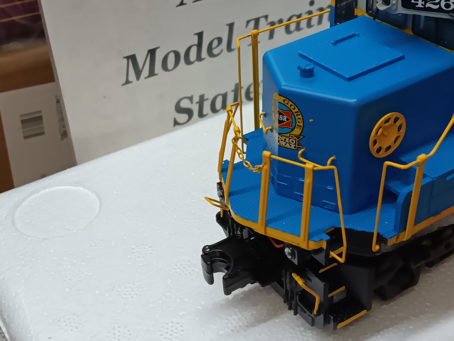 In Stock Limited Run E-Z Catch Custom MTH ( Reading Blue Mountain & Northern Lehigh Gorge Scenic ) SD-50 CAB 426
