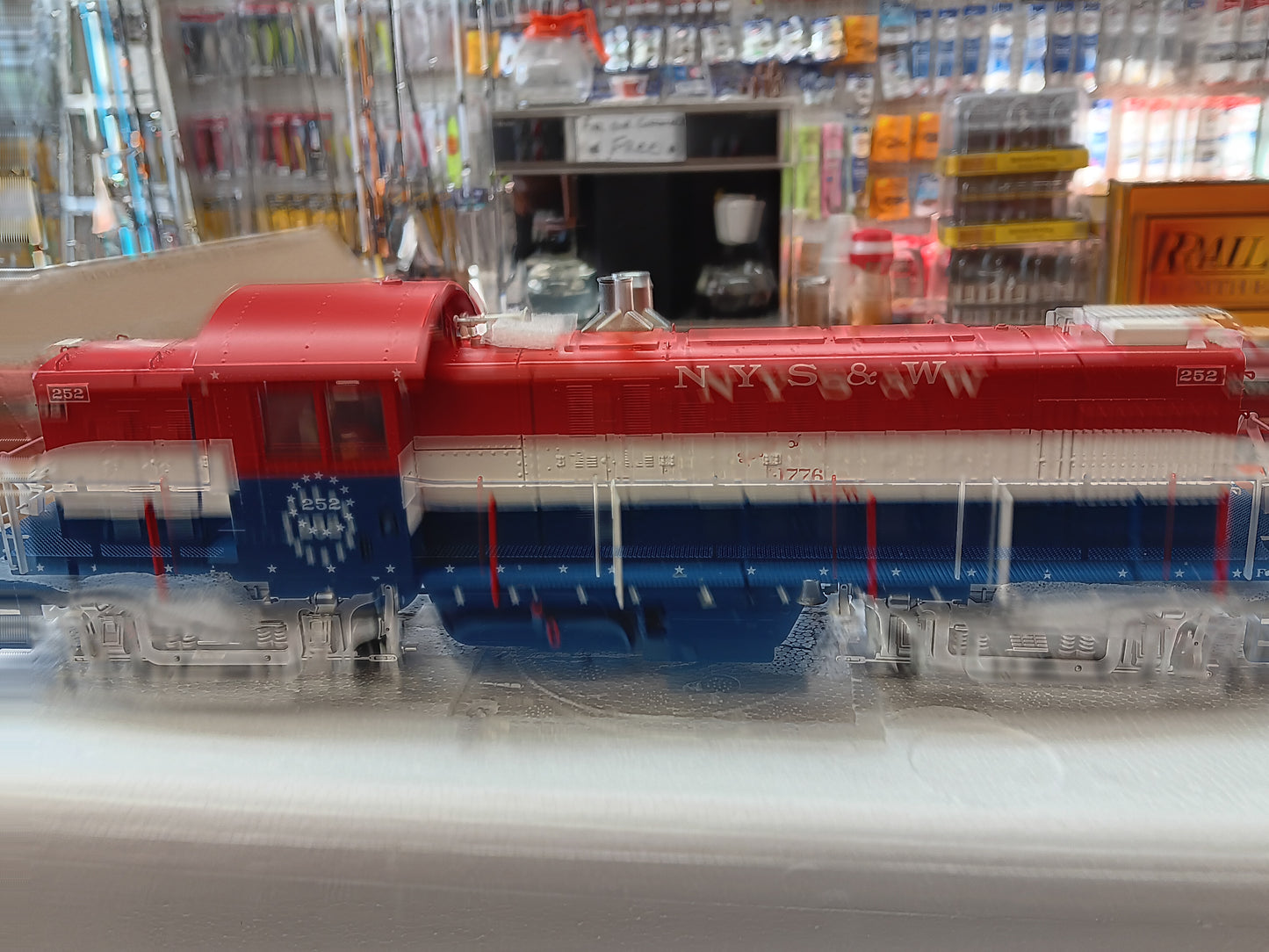 In Stock E-Z Catch Custom MTH NYS & W Bicentennial 252  Railking Scale RS-1 Locomotive ( Limited Run )