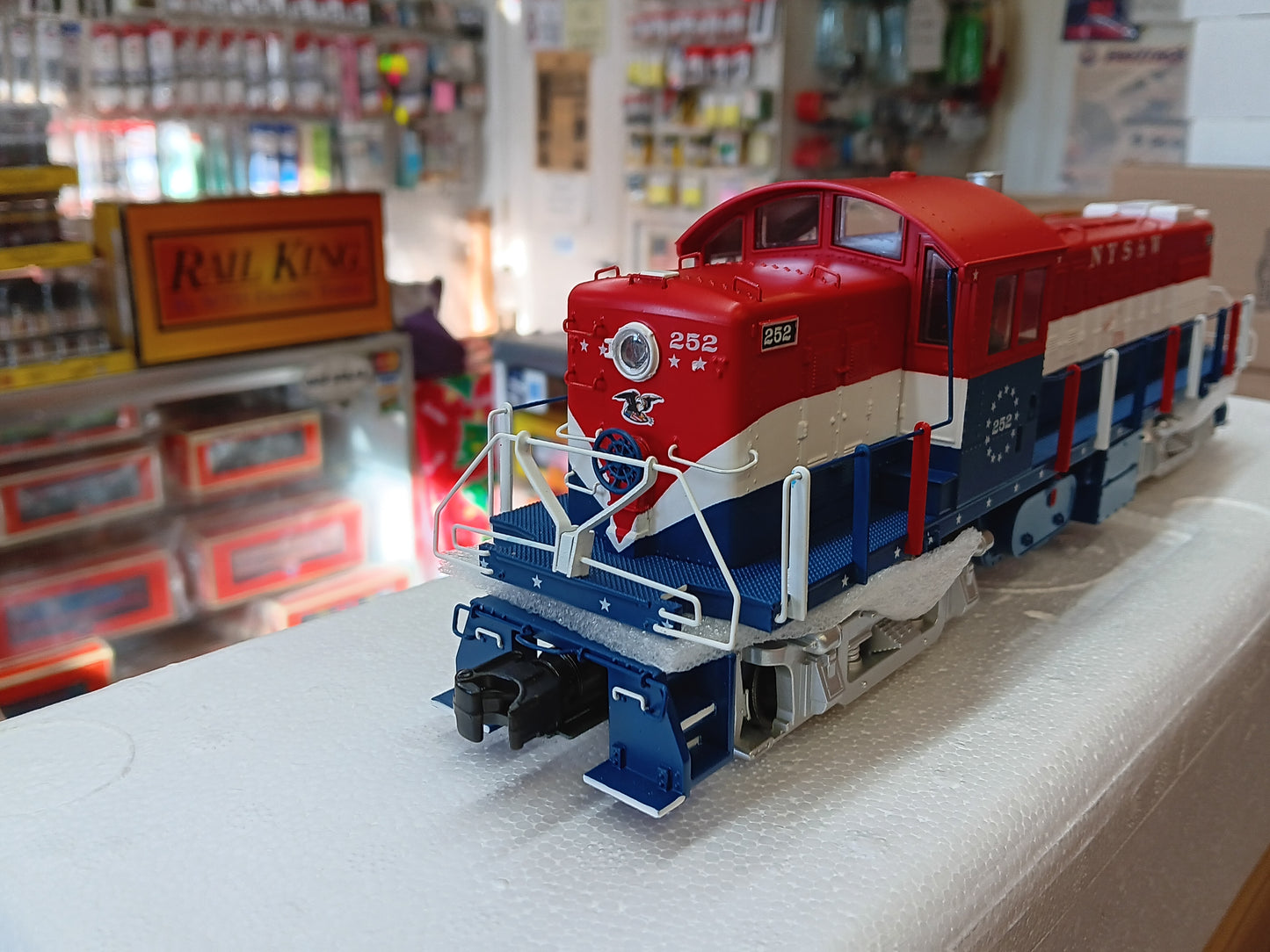 In Stock E-Z Catch Custom MTH NYS & W Bicentennial 252  Railking Scale RS-1 Locomotive ( Limited Run )