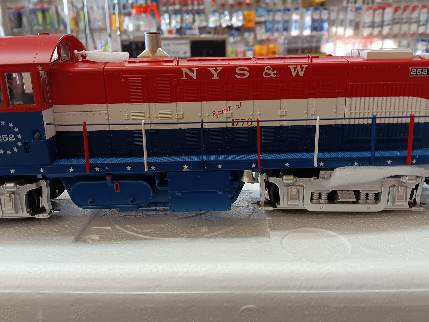 In Stock E-Z Catch Custom MTH NYS & W Bicentennial 252  Railking Scale RS-1 Locomotive ( Limited Run )