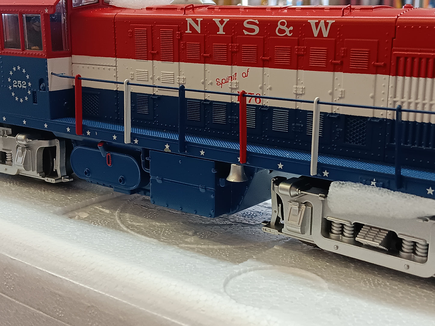 In Stock E-Z Catch Custom MTH NYS & W Bicentennial 252  Railking Scale RS-1 Locomotive ( Limited Run )