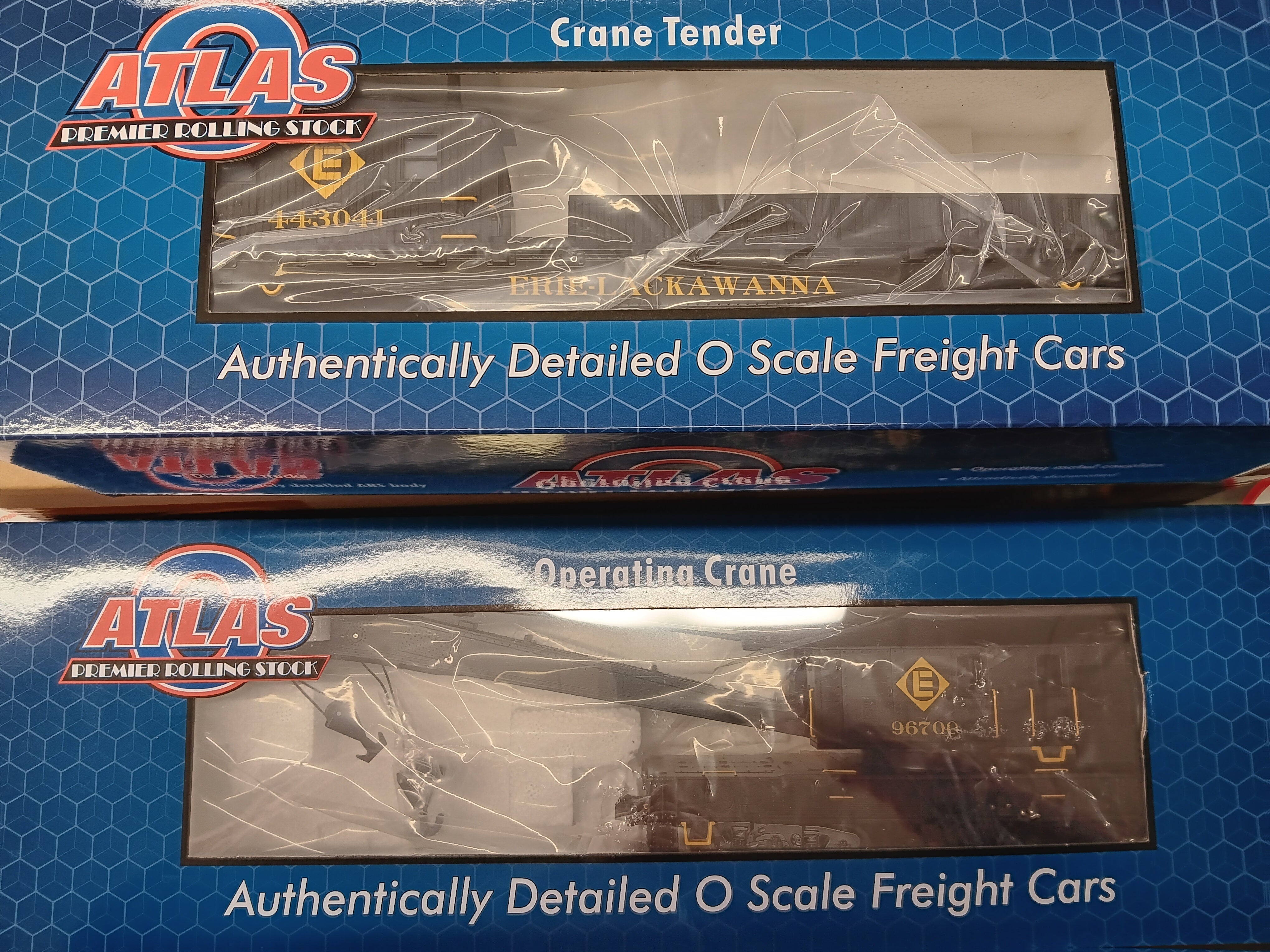 Atlas O # 3001742 & # 3001748 Erie Lackawanna Crane # 96700