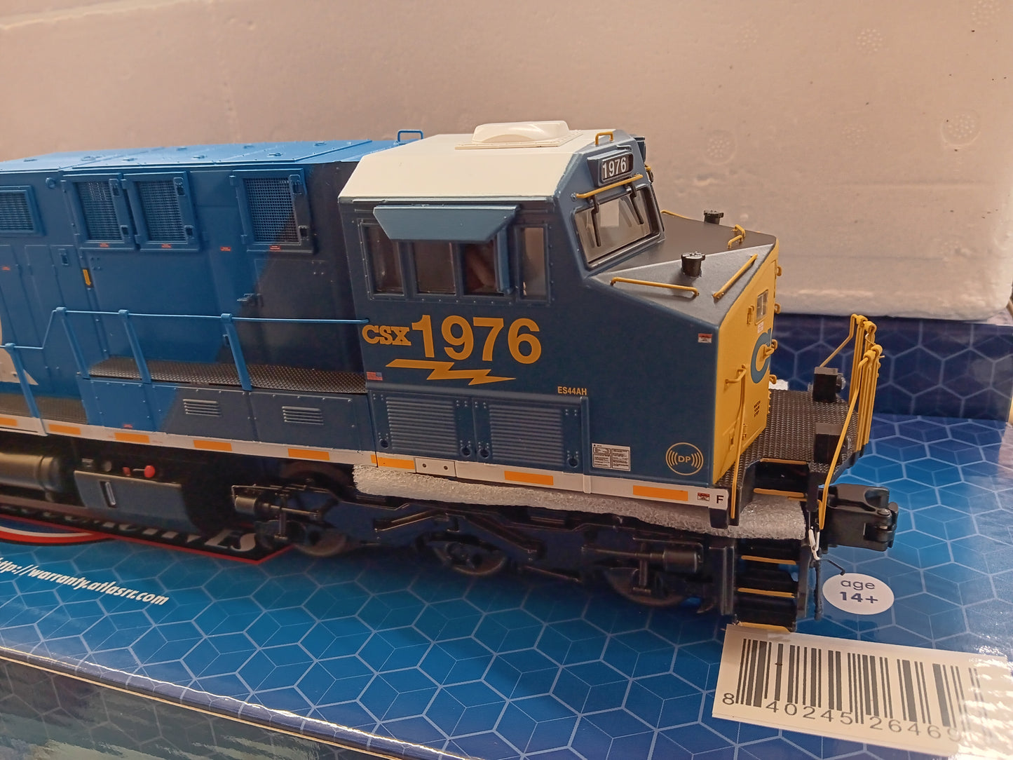 Now in Stock ** FREE SHIPPING ** Atlas O # 30138418 3RL PREMIER ES44 CSX [CONRAIL HERITAGE] #1976