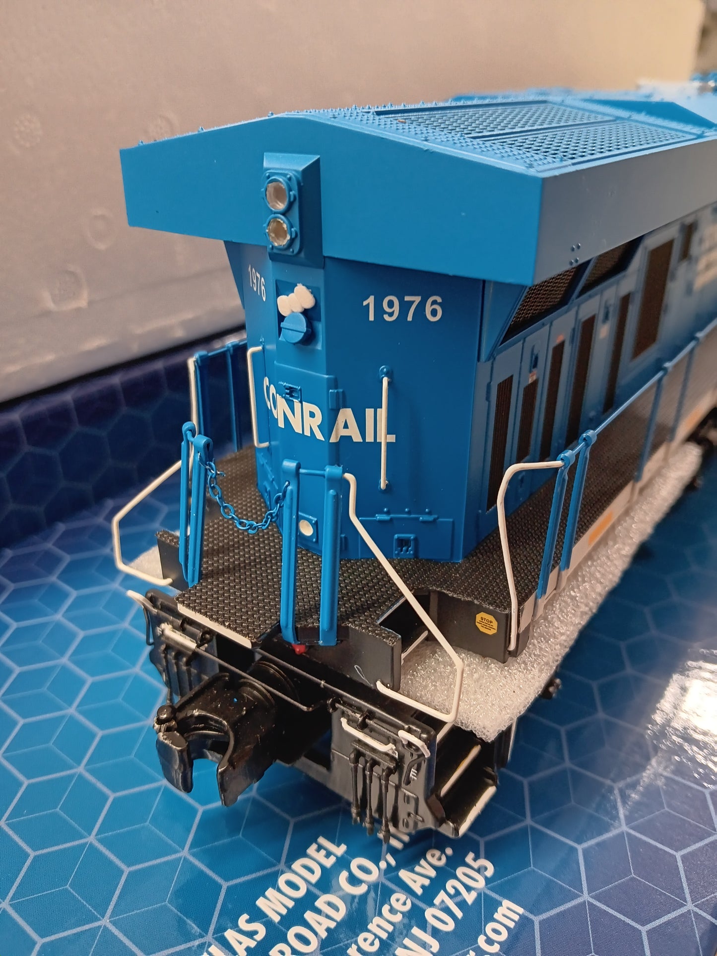 Now in Stock ** FREE SHIPPING ** Atlas O # 30138418 3RL PREMIER ES44 CSX [CONRAIL HERITAGE] #1976