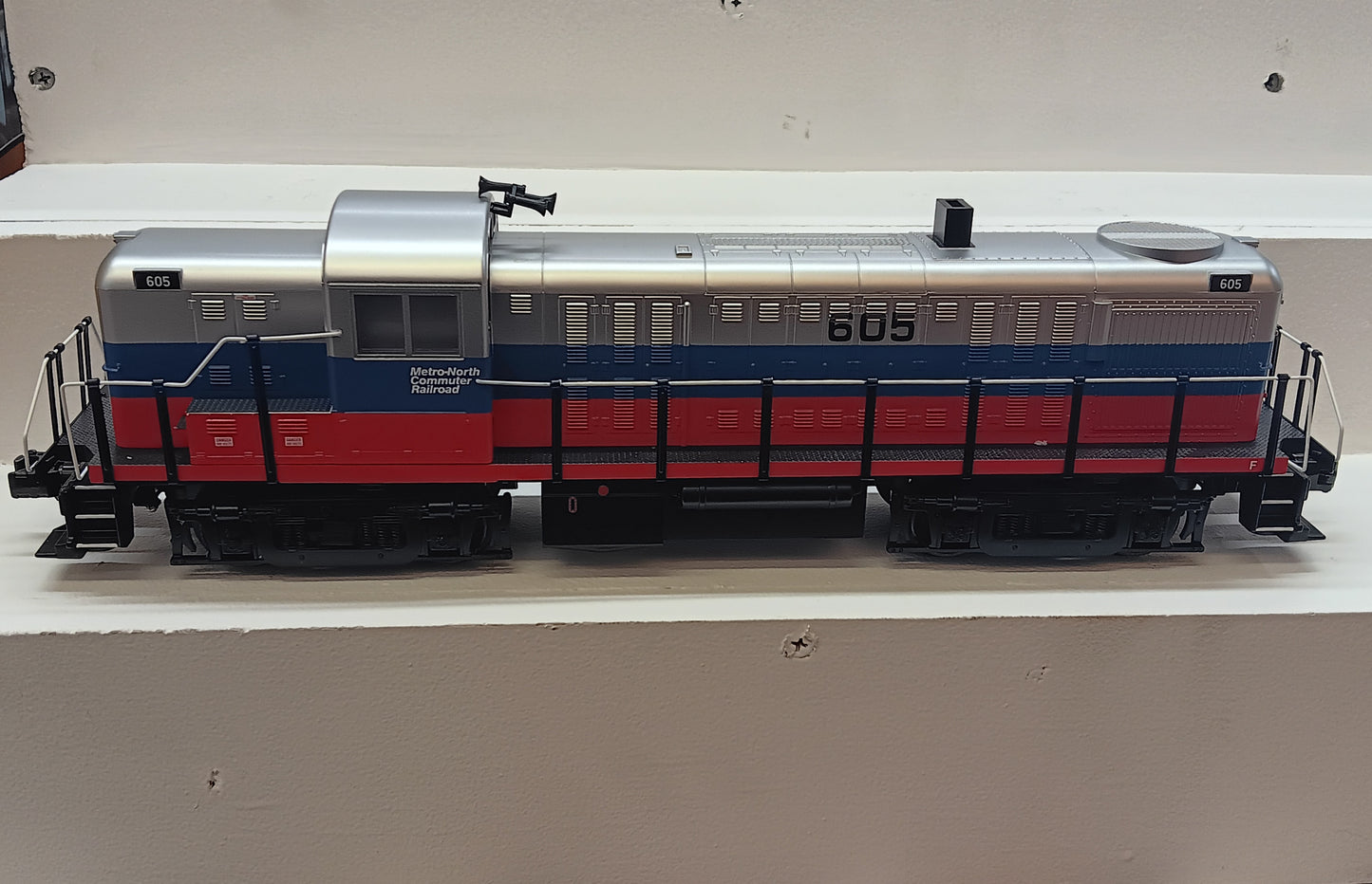 MTH Railking # 30-21193-1 ( Custom ) RS-3 Diesel Engine With Proto-Sound 3.0 - Metro North  Engine No. 605