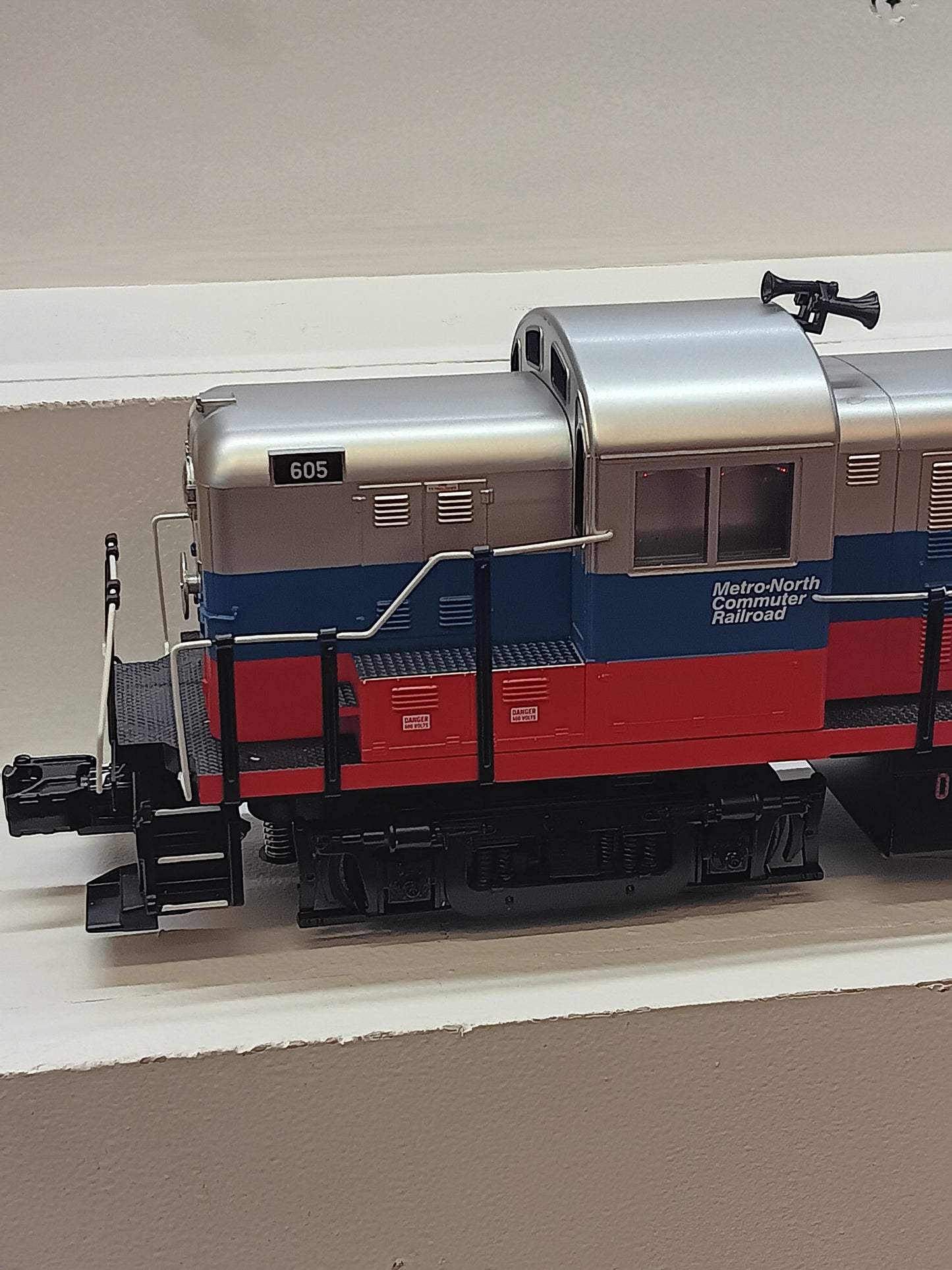 MTH Railking # 30-21193-1 ( Custom ) RS-3 Diesel Engine With Proto-Sound 3.0 - Metro North  Engine No. 605