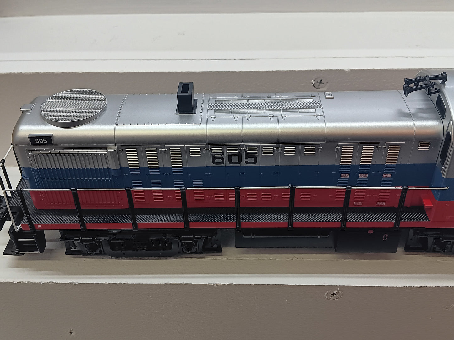 MTH Railking # 30-21193-1 ( Custom ) RS-3 Diesel Engine With Proto-Sound 3.0 - Metro North  Engine No. 605