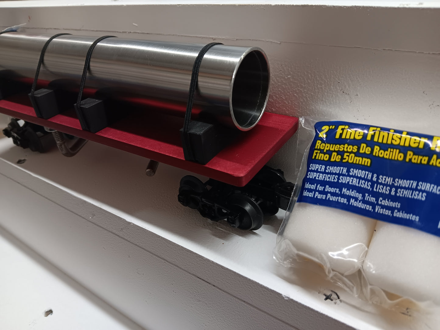 O Gauge Metal Track Cleaning & Scrubbing Car - Red ( R & L Lines) USA Made w/ Rollers