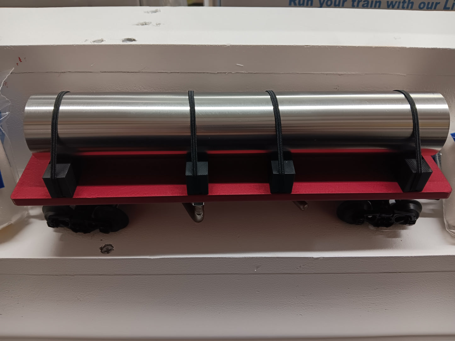 O Gauge Metal Track Cleaning & Scrubbing Car - Red ( R & L Lines) USA Made w/ Rollers
