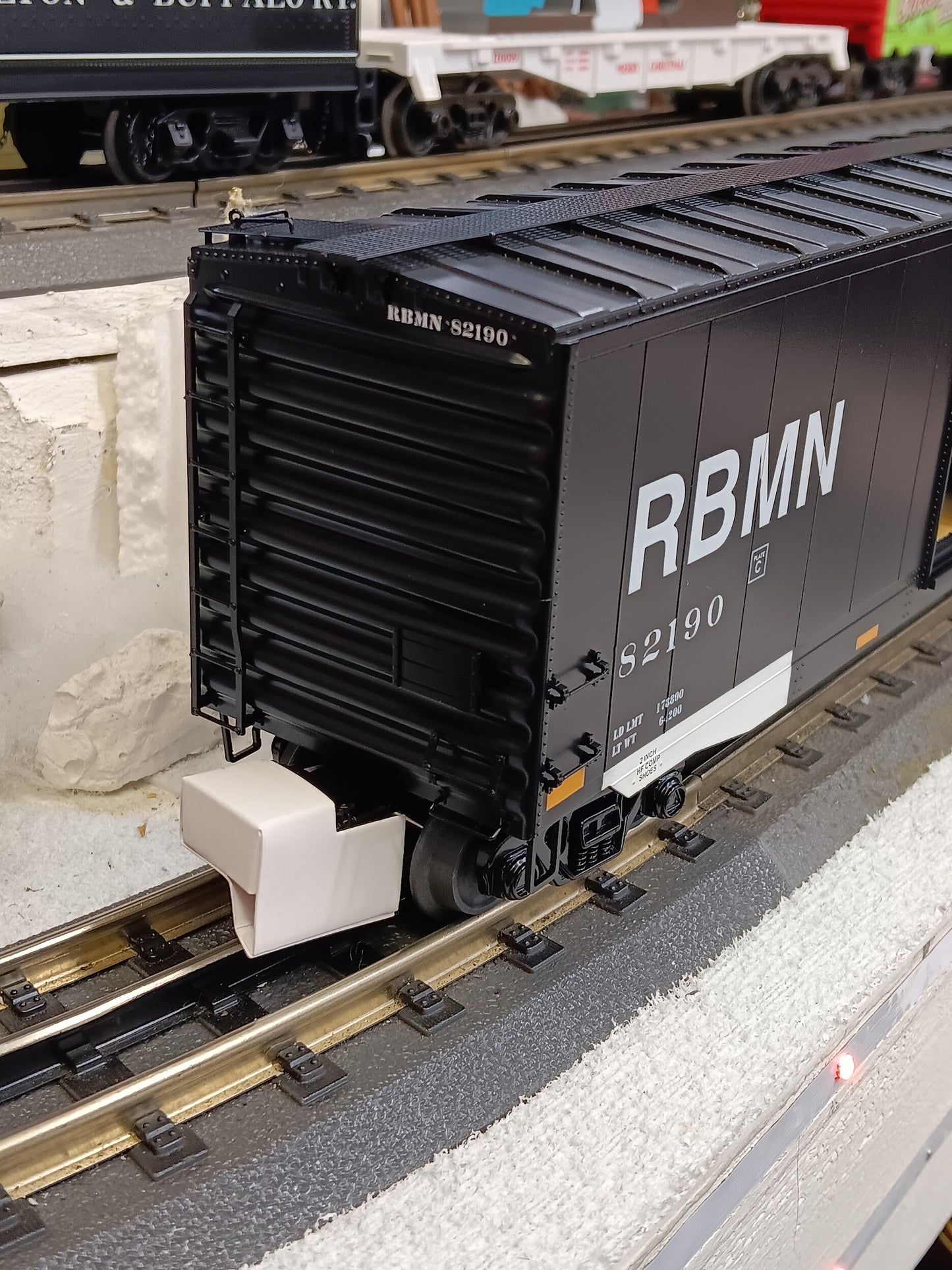 In Stock ( E-Z Catch Exclusive ) MTH PREMIER # 20-92437B RBM&N 50' PS-1 Box Car # 82190