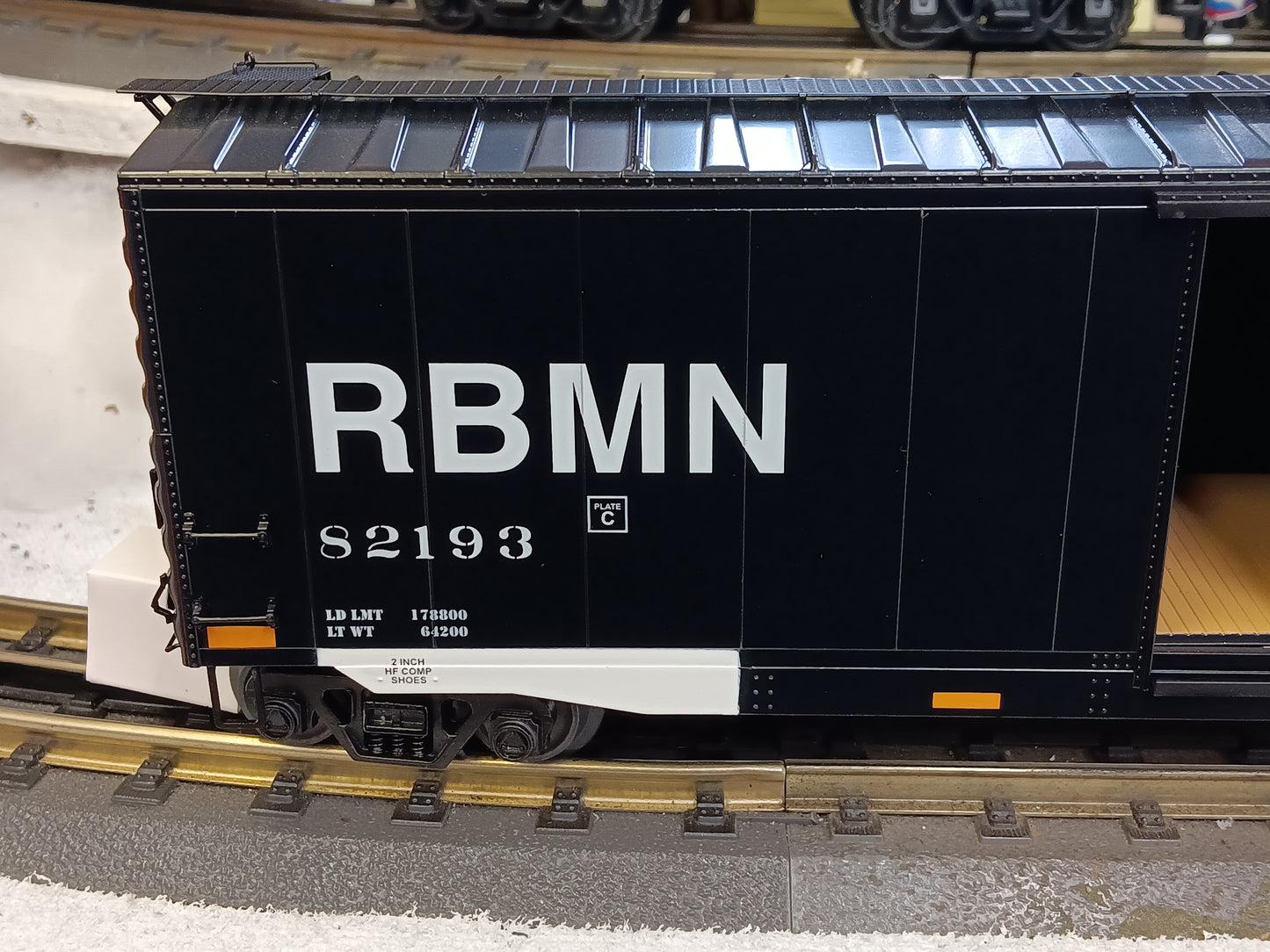 In Stock ( E-Z Catch Exclusive ) MTH PREMIER # 20-92437C RBM&N 50' PS-1 Box Car # 82193