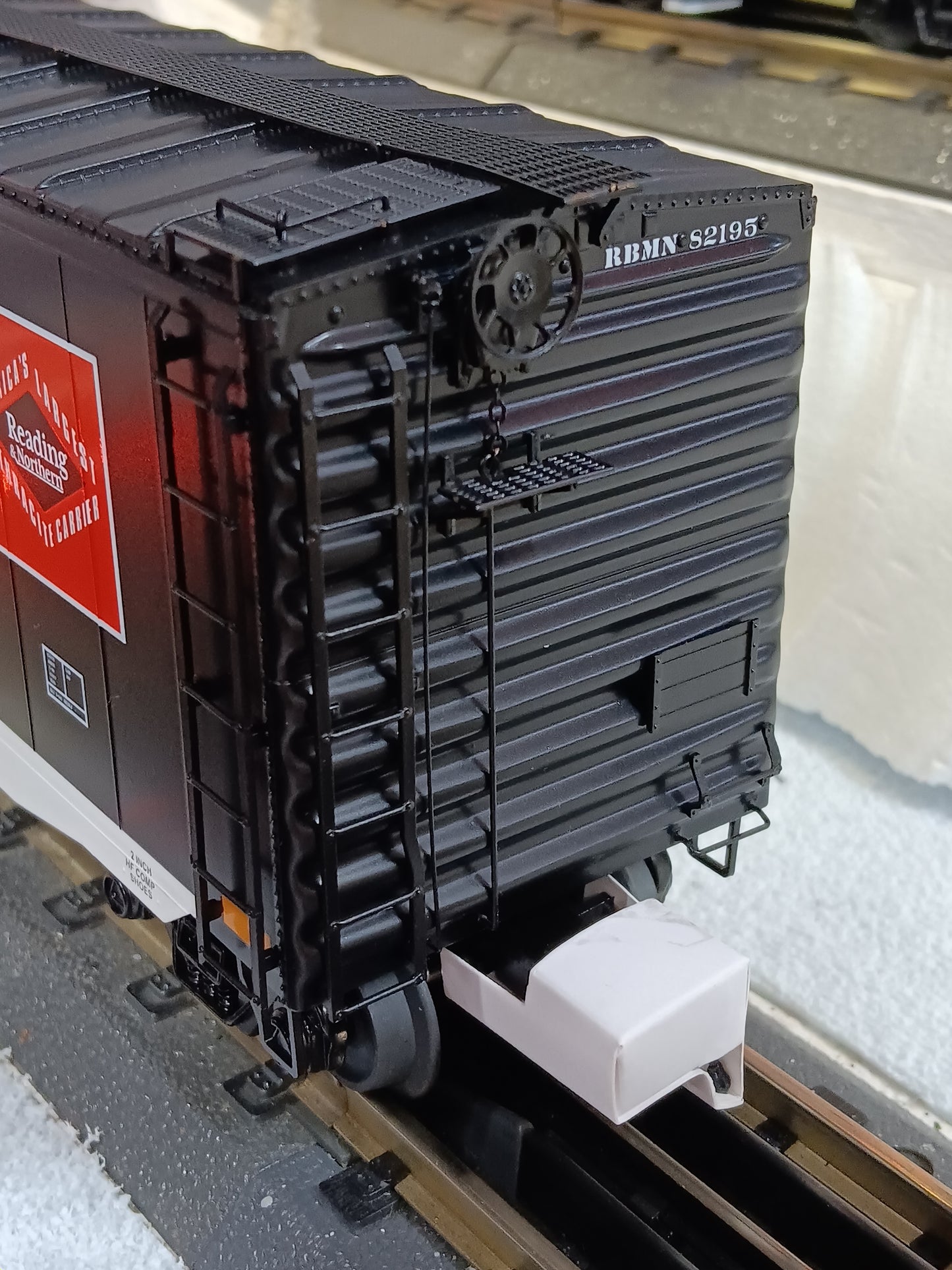 In Stock ( E-Z Catch Exclusive ) MTH PREMIER # 20-92437D RBM&N 50' PS-1 Box Car # 82195
