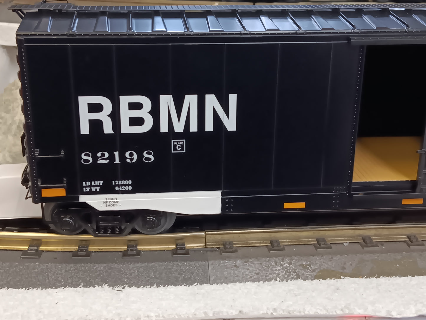 In Stock ( E-Z Catch Exclusive ) MTH PREMIER # 20-92437F RBM&N 50' PS-1 Box Car # 82198