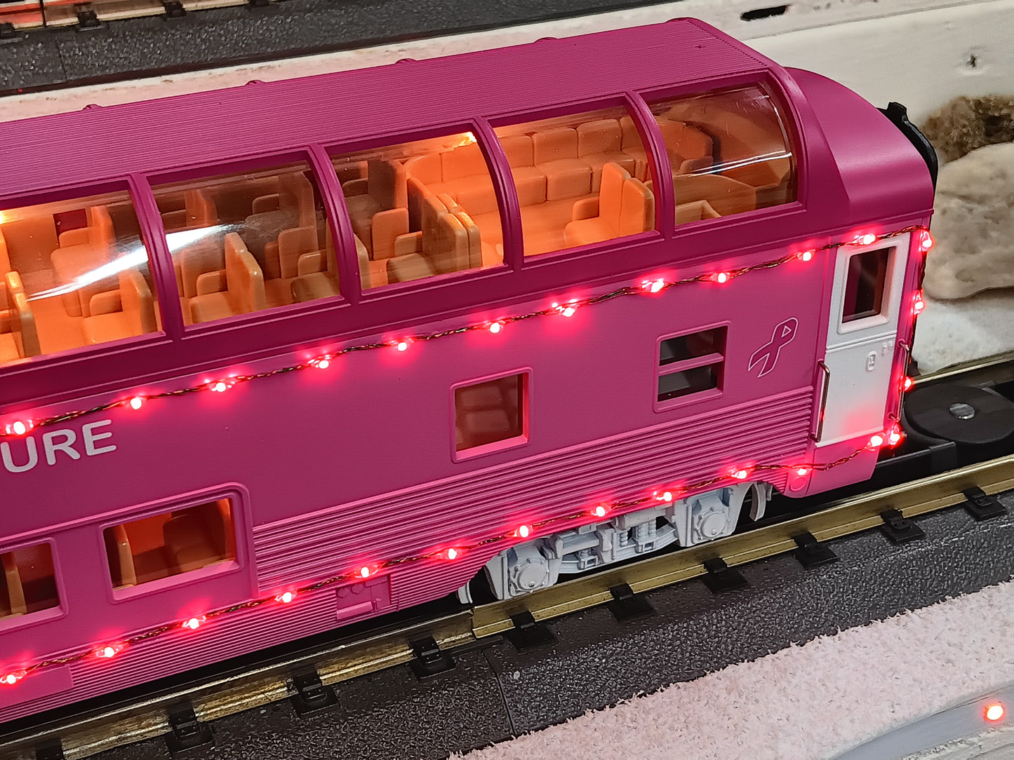 MTH # 30-68297 Cancer Awareness 60’ Streamlined Passenger w/ Red LED’s - Full Dome Vista