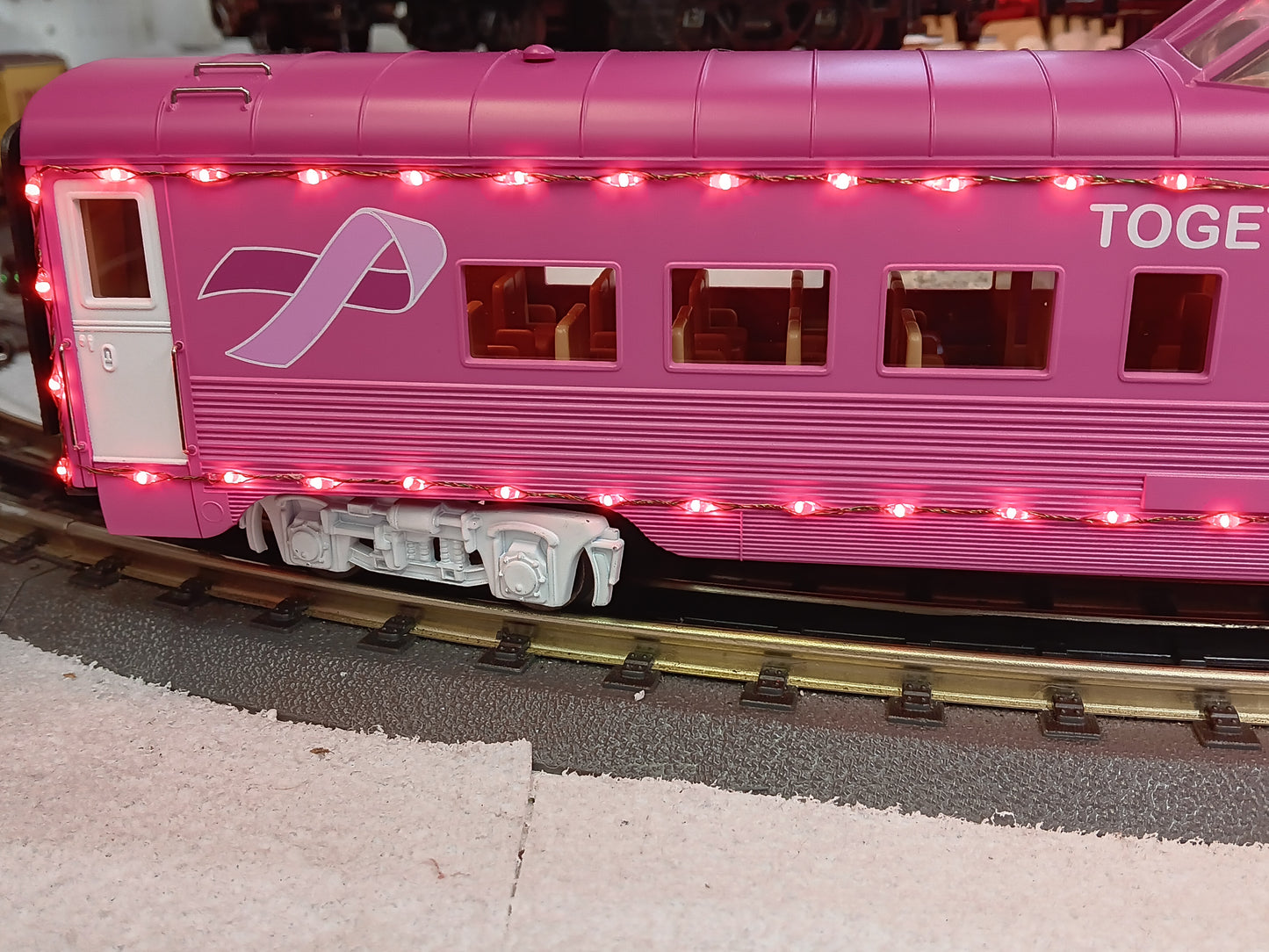 MTH E-Z CATCH CUSTOM FOUR CAR CANCER AWARENESS PASSENGER SET W/ RED LED LIGHTS