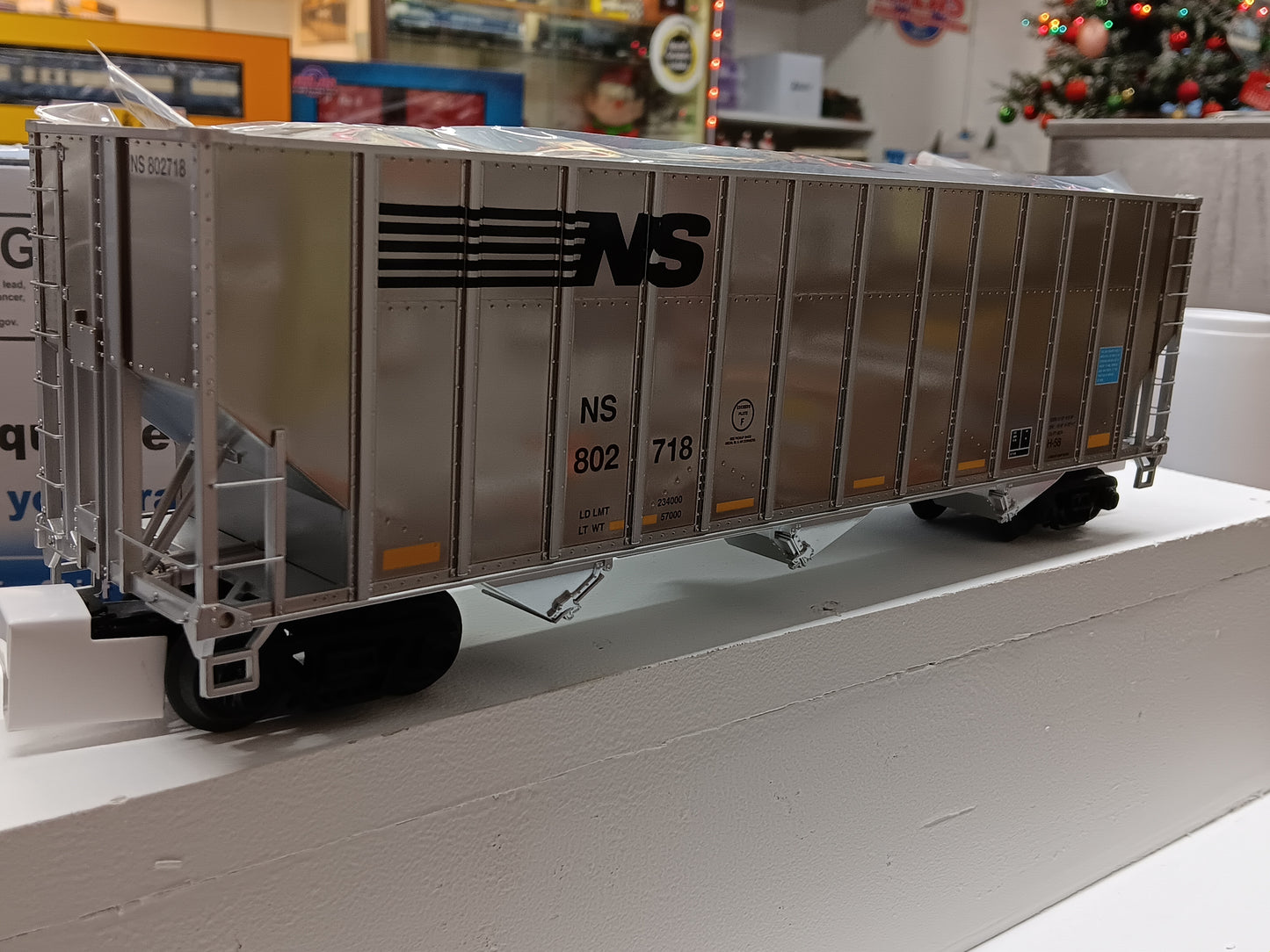 In Stock MTH Premier # 20-92391 ( 4-Car)  Coke Hopper Car Set - Norfolk Southern (Plated)