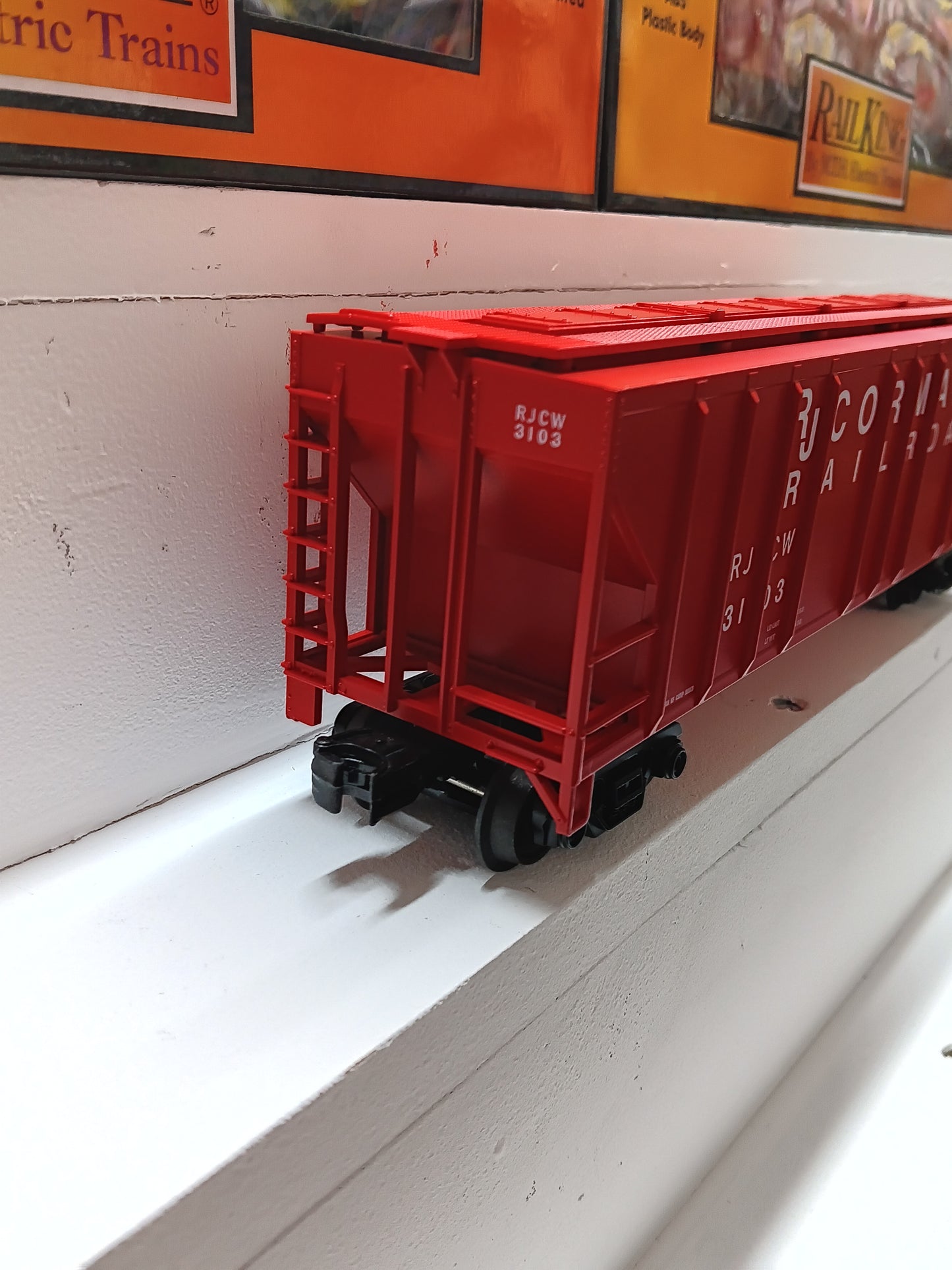 MTH RailKing # 30-70159 RJ Corman 3-Car Ps-2 Discharge Hopper Set (O Gauge)