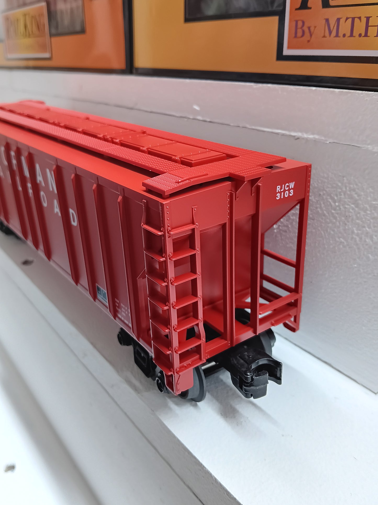 MTH RailKing # 30-70159 RJ Corman 3-Car Ps-2 Discharge Hopper Set (O Gauge)