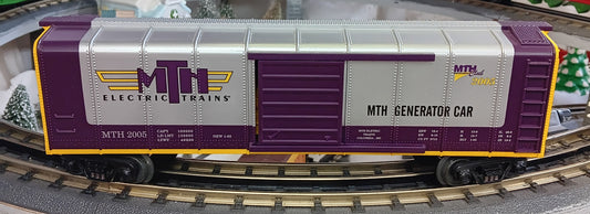MTH RailKing # 30-74223 O Gauge MTHRRC 2005 Rounded Roof Box Car w/Generator