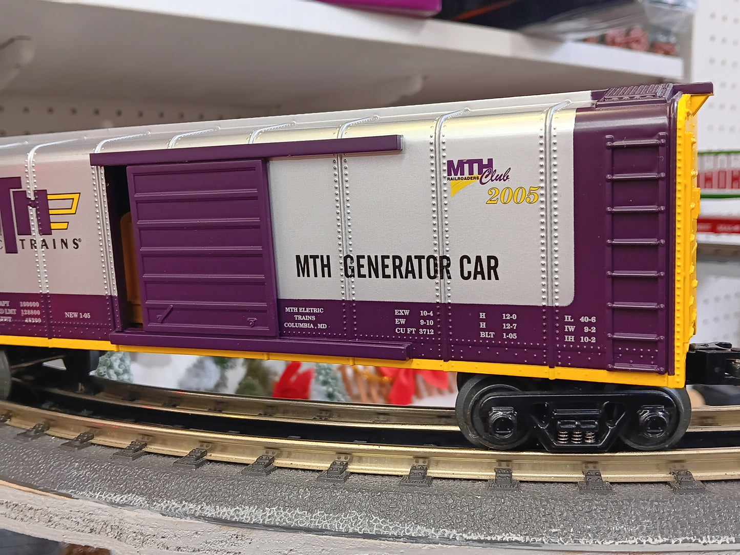 MTH RailKing # 30-74223 O Gauge MTHRRC 2005 Rounded Roof Box Car w/Generator