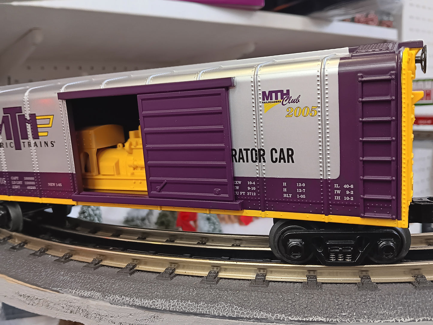 MTH RailKing # 30-74223 O Gauge MTHRRC 2005 Rounded Roof Box Car w/Generator