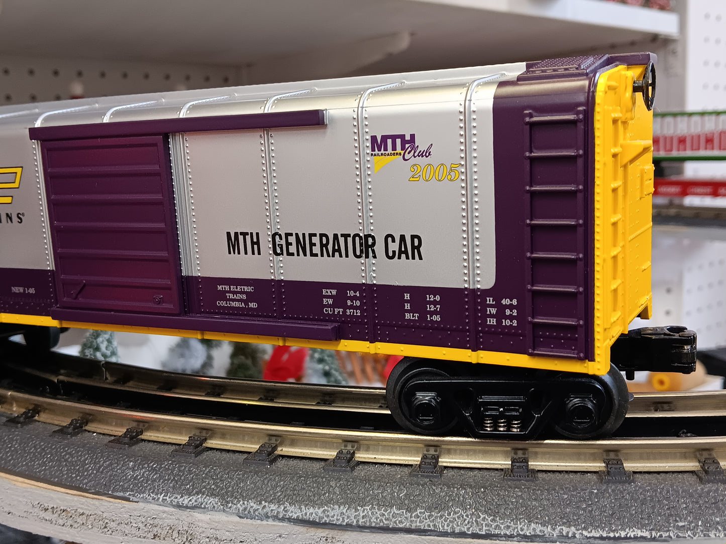 MTH RailKing # 30-74223 O Gauge MTHRRC 2005 Rounded Roof Box Car w/Generator