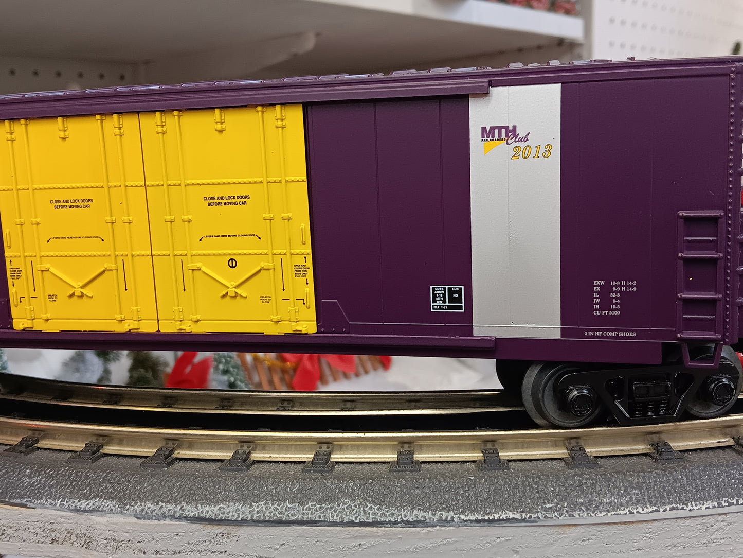 MTH RailKing # 30-74723 O Gauge MTHRRC 2013 50' Double Door Plugged Boxcar
