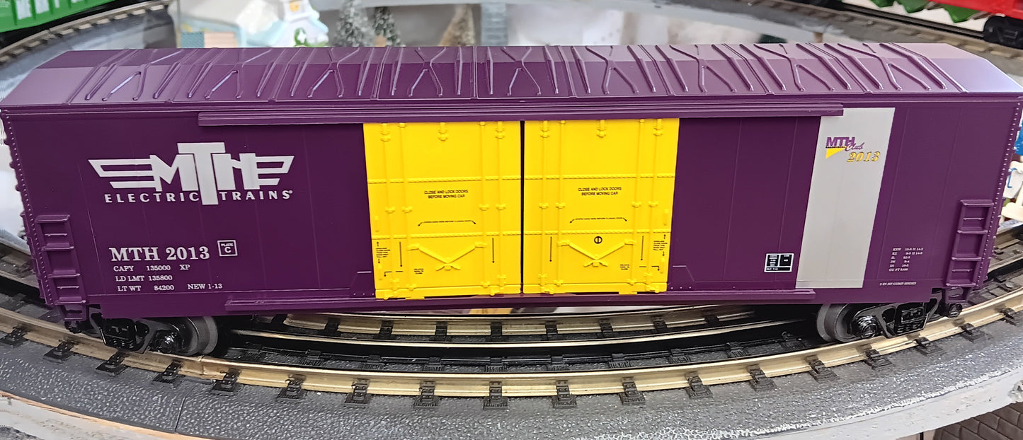 MTH RailKing # 30-74723 O Gauge MTHRRC 2013 50' Double Door Plugged Boxcar