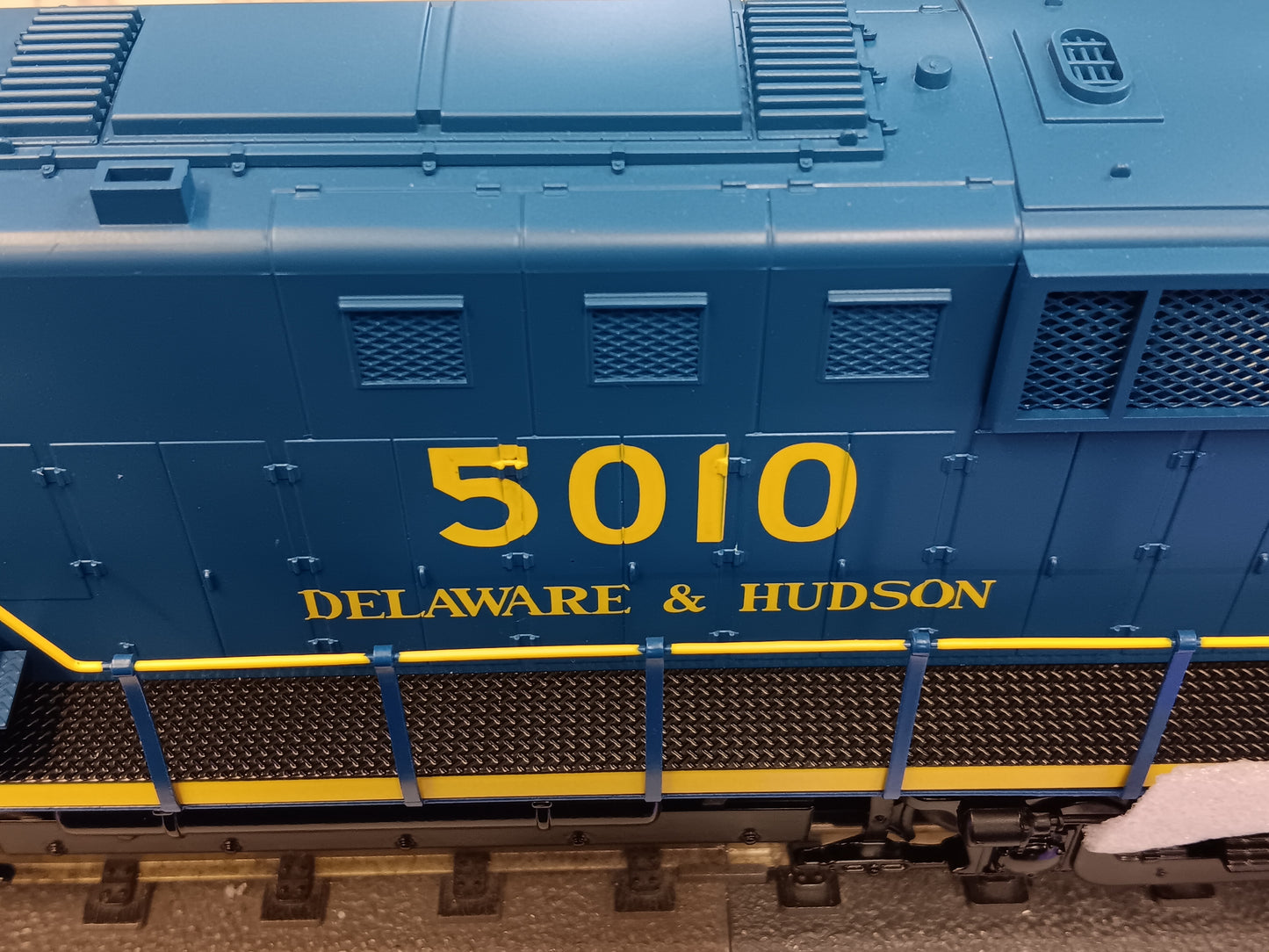 MTH O Scale Premier # 20-22059-1 Delaware & Hudson RS-11 Low Hood Diesel Engine w/Proto-Sound 3.0