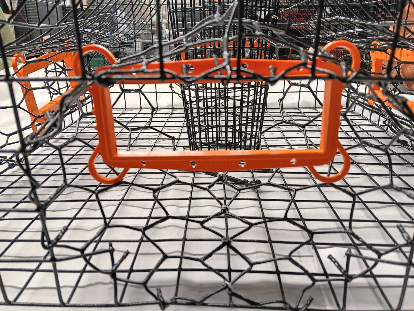 * PICK UP ONLY * E-Z Catch # P-302-LTE Full Size Maryland Style Crab Pots ( 24 x 24 x 18 )