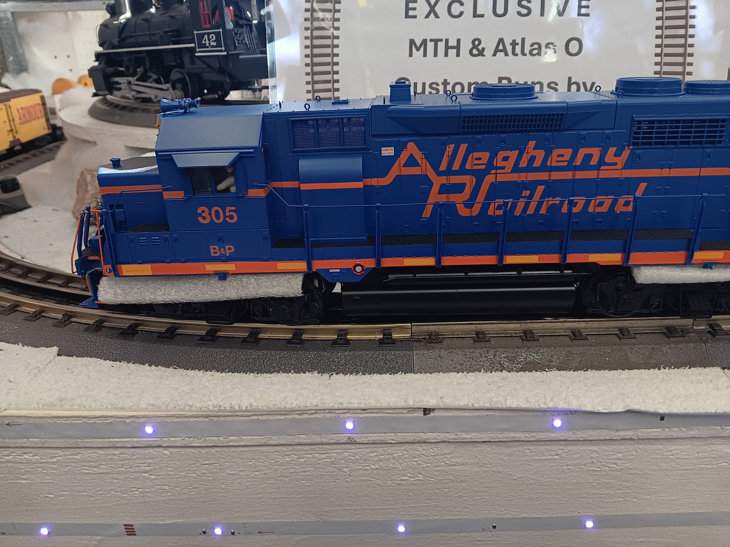 E-Z Catch Custom Run Buffalo & Pittsburgh GP35 MTH 20-22106-1 Premier Cab # 305 with Ditch Lights