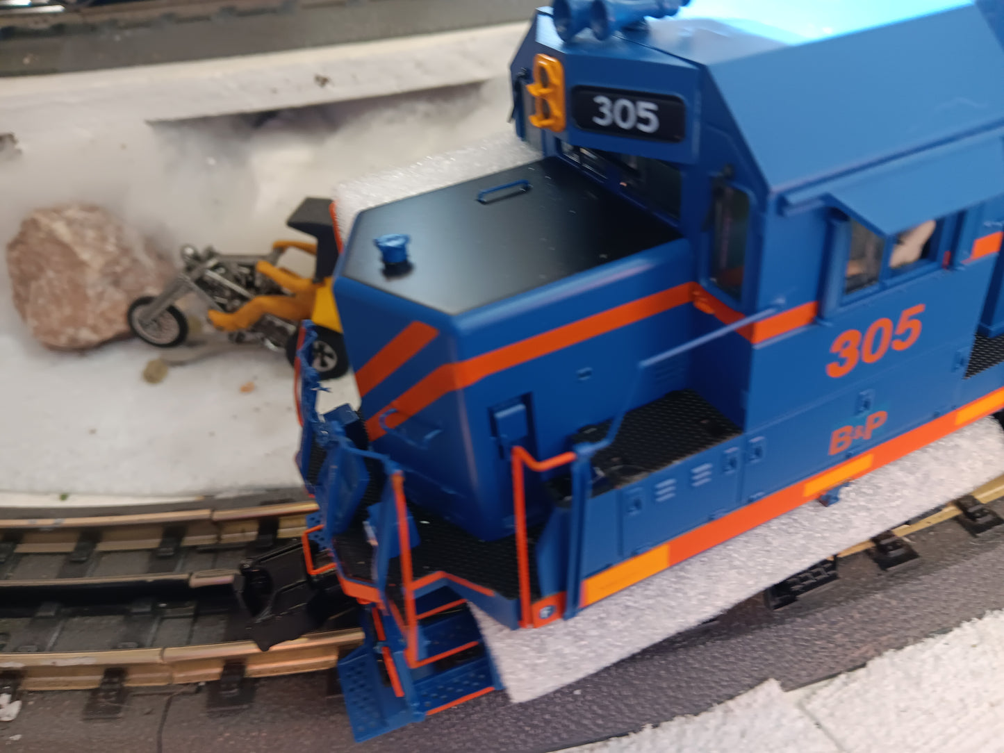 E-Z Catch Custom Run Buffalo & Pittsburgh GP35 MTH 20-22106-1 Premier Cab # 305 with Ditch Lights