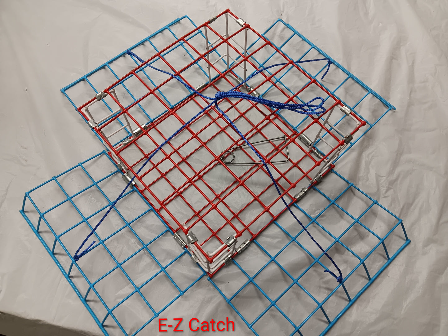 *PICK UP ONLY* 5 Pack E-Z Catch Four Door Weekender Kid's size Crab Traps # P-402-RWB (Red, White, & Blue)