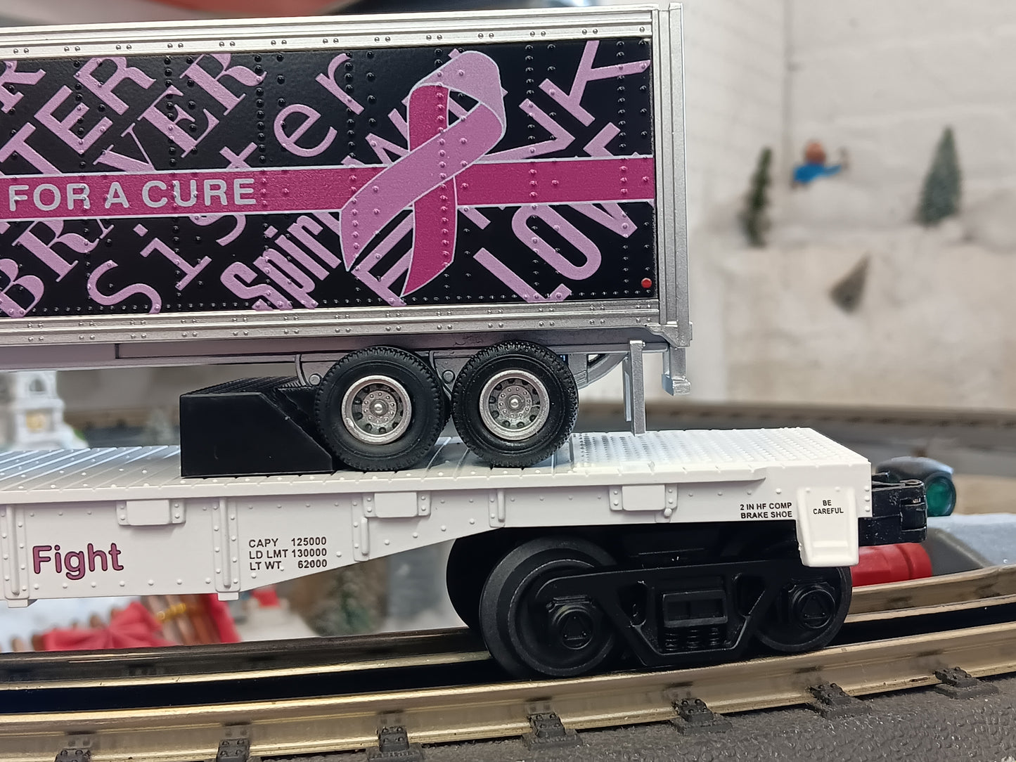 Custom MTH RailKing # 30‑76979 Cure 8 Cancer Awareness Flat Car w/ 40’ Trailer