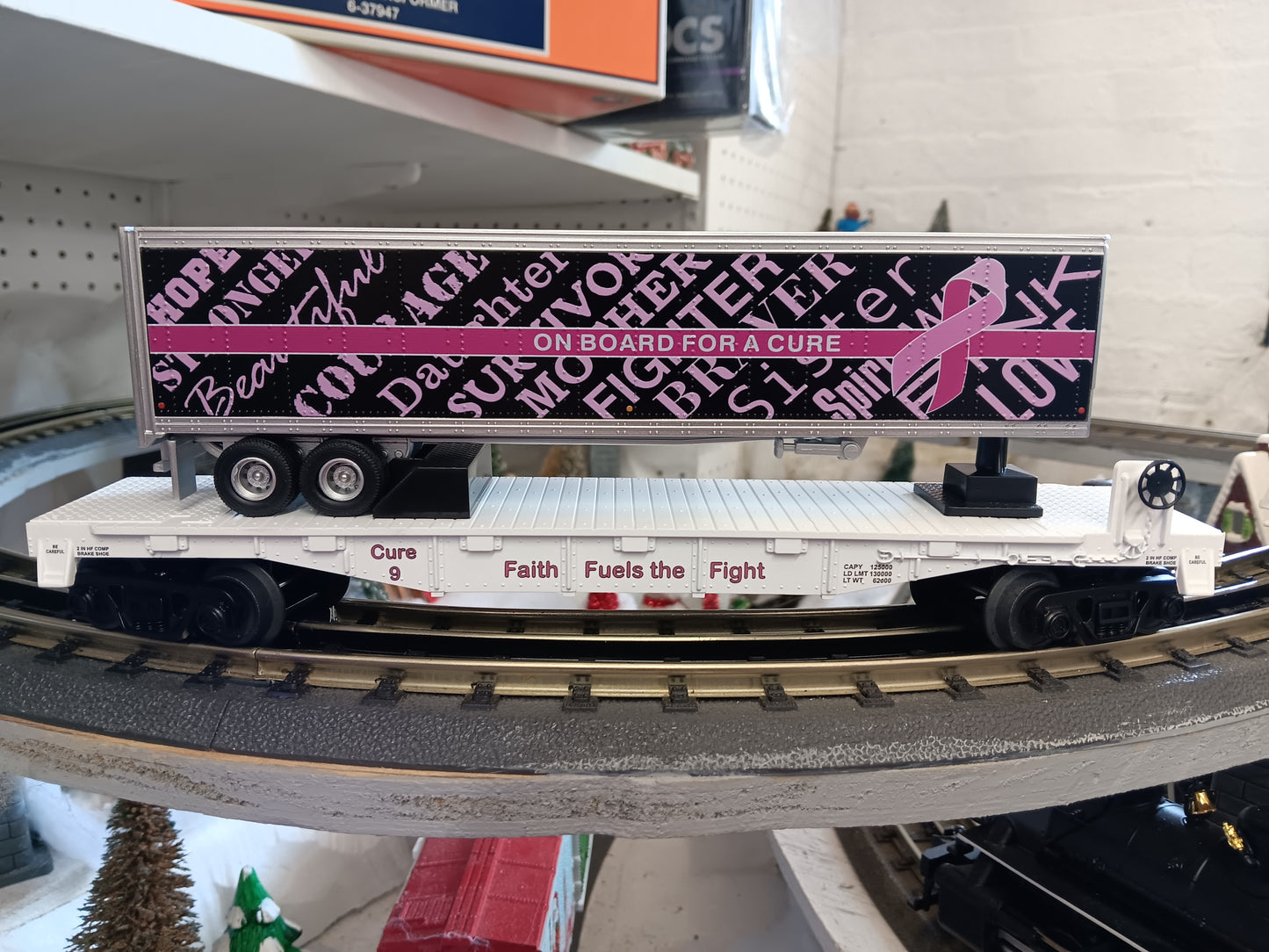 Custom MTH RailKing # 30-76980 Cure 9 Cancer Awareness Flat Car w/ 40’ Trailer