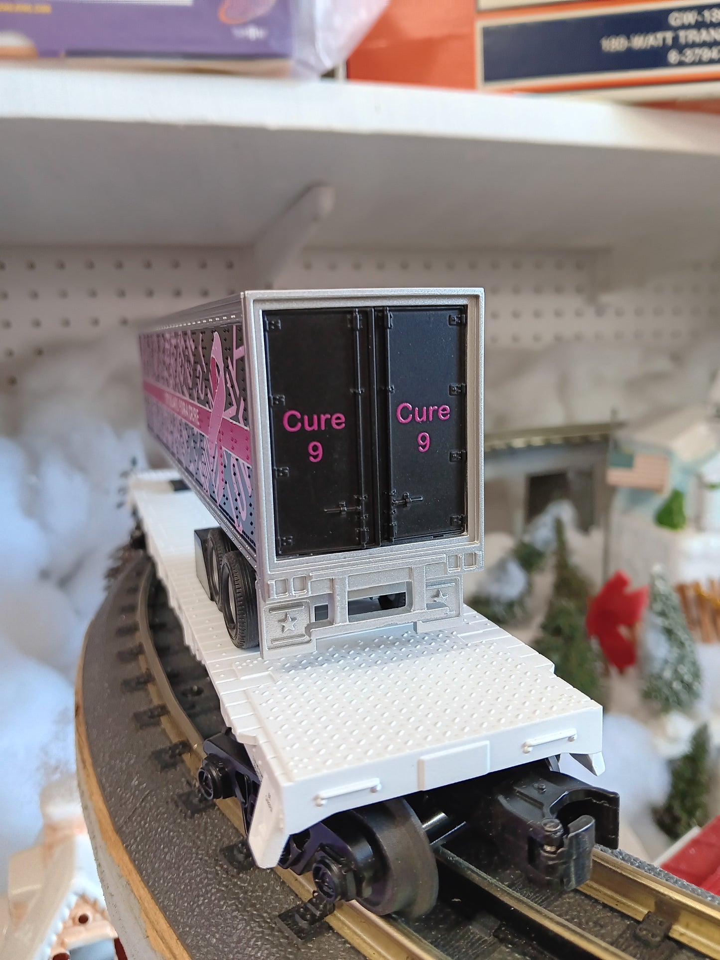 Custom MTH RailKing # 30-76980 Cure 9 Cancer Awareness Flat Car w/ 40’ Trailer