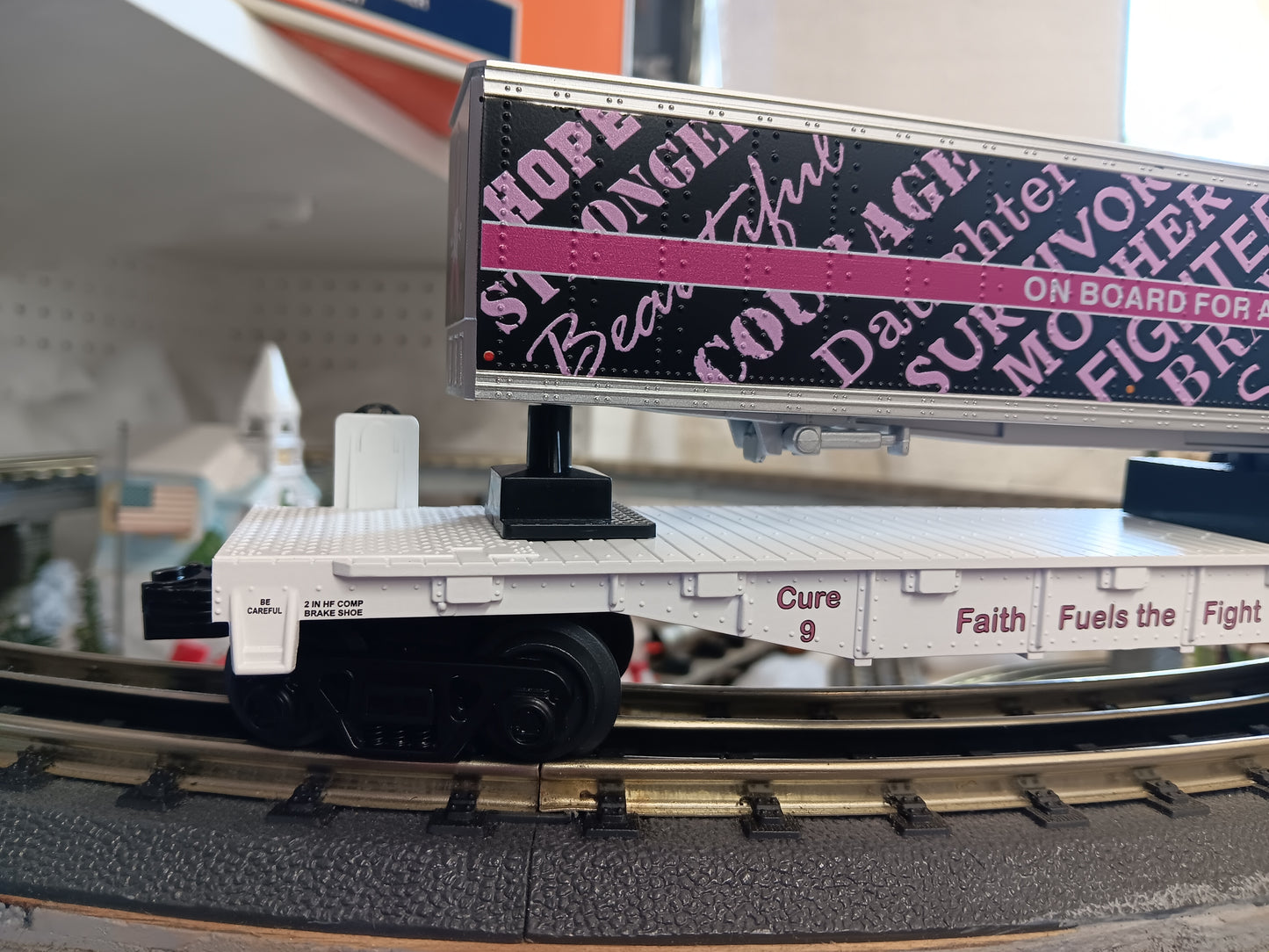 Custom MTH RailKing # 30-76980 Cure 9 Cancer Awareness Flat Car w/ 40’ Trailer