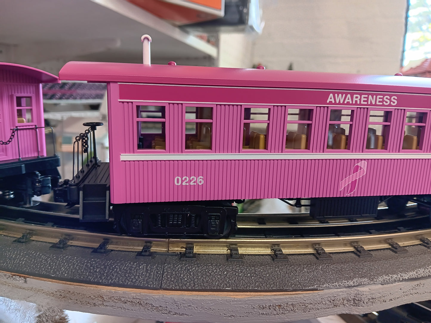 E-Z Catch Custom 30-6462 O Gauge RailKing Cancer Awareness 3-Car Overton Passenger Coach Set