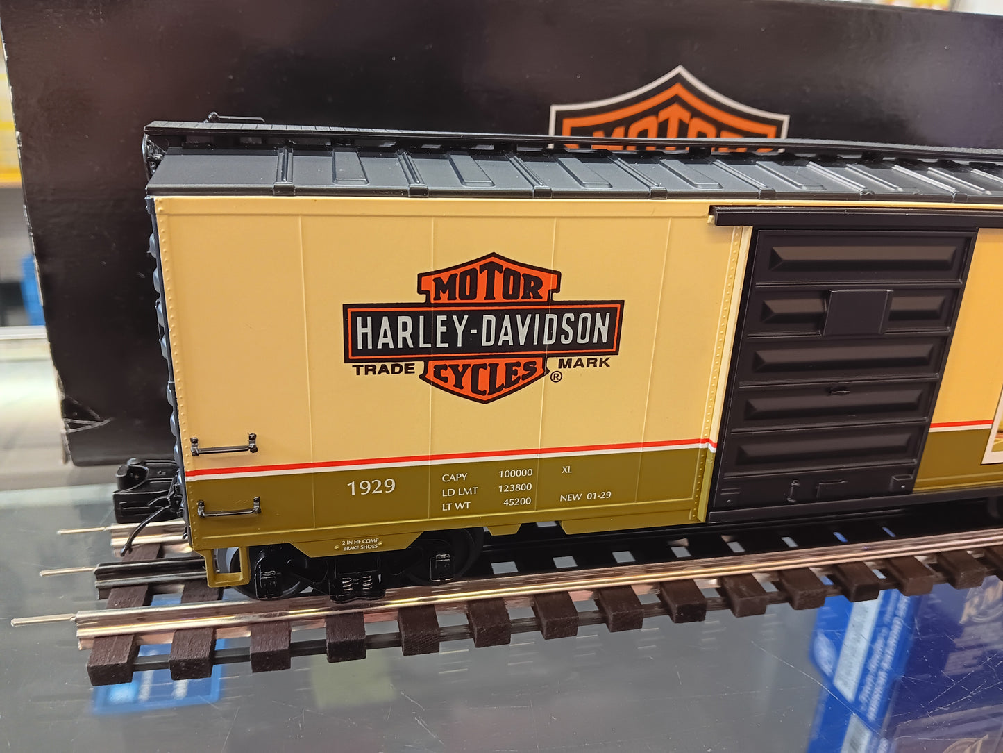 MTH # 20-93215 Harley-Davidson 40' Box Car