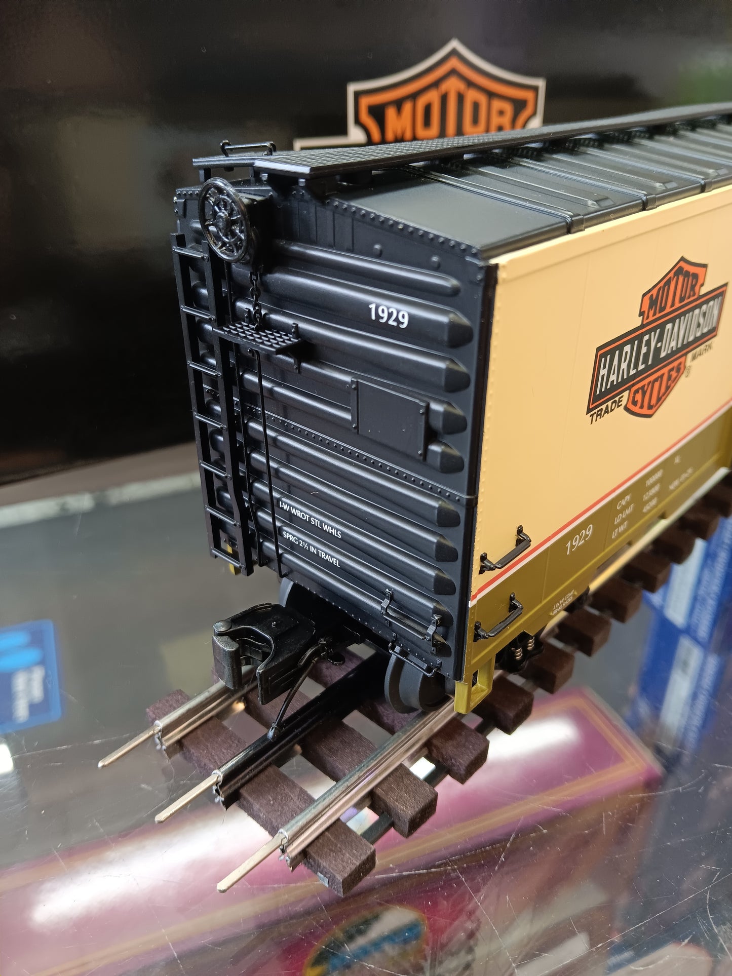 MTH # 20-93215 Harley-Davidson 40' Box Car
