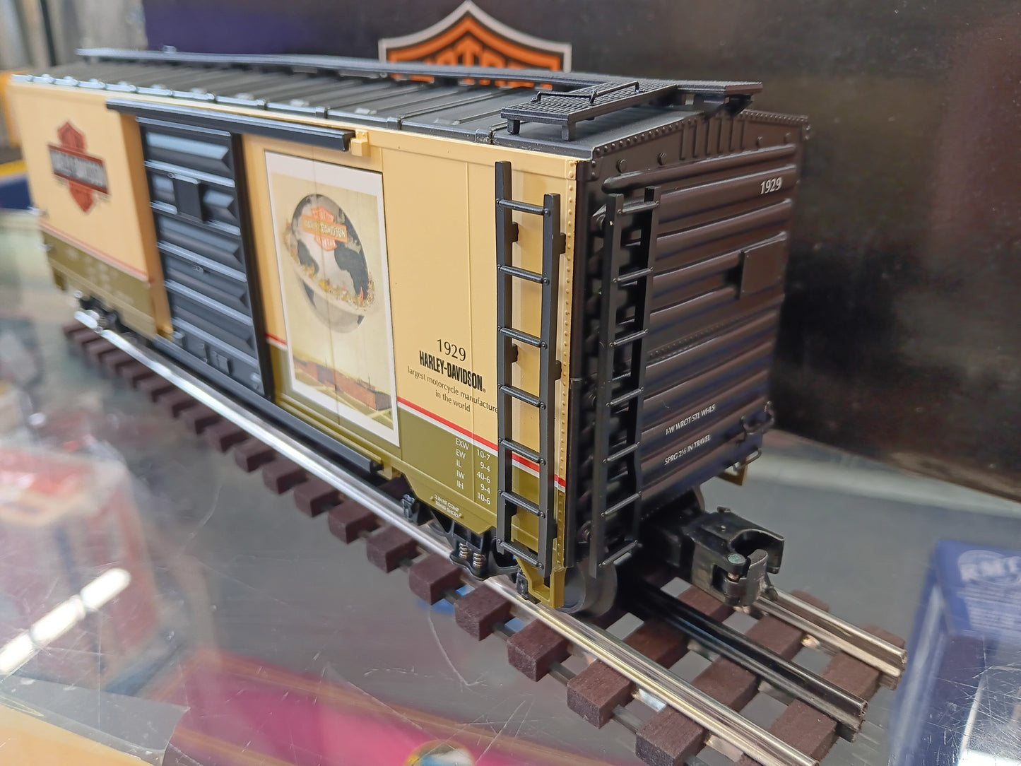 MTH # 20-93215 Harley-Davidson 40' Box Car