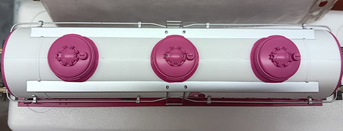 E-Z Catch Custom MTH RailKing # 30-73671 Cancer Awareness 3-Dome Tank Car Rd # Cure 6