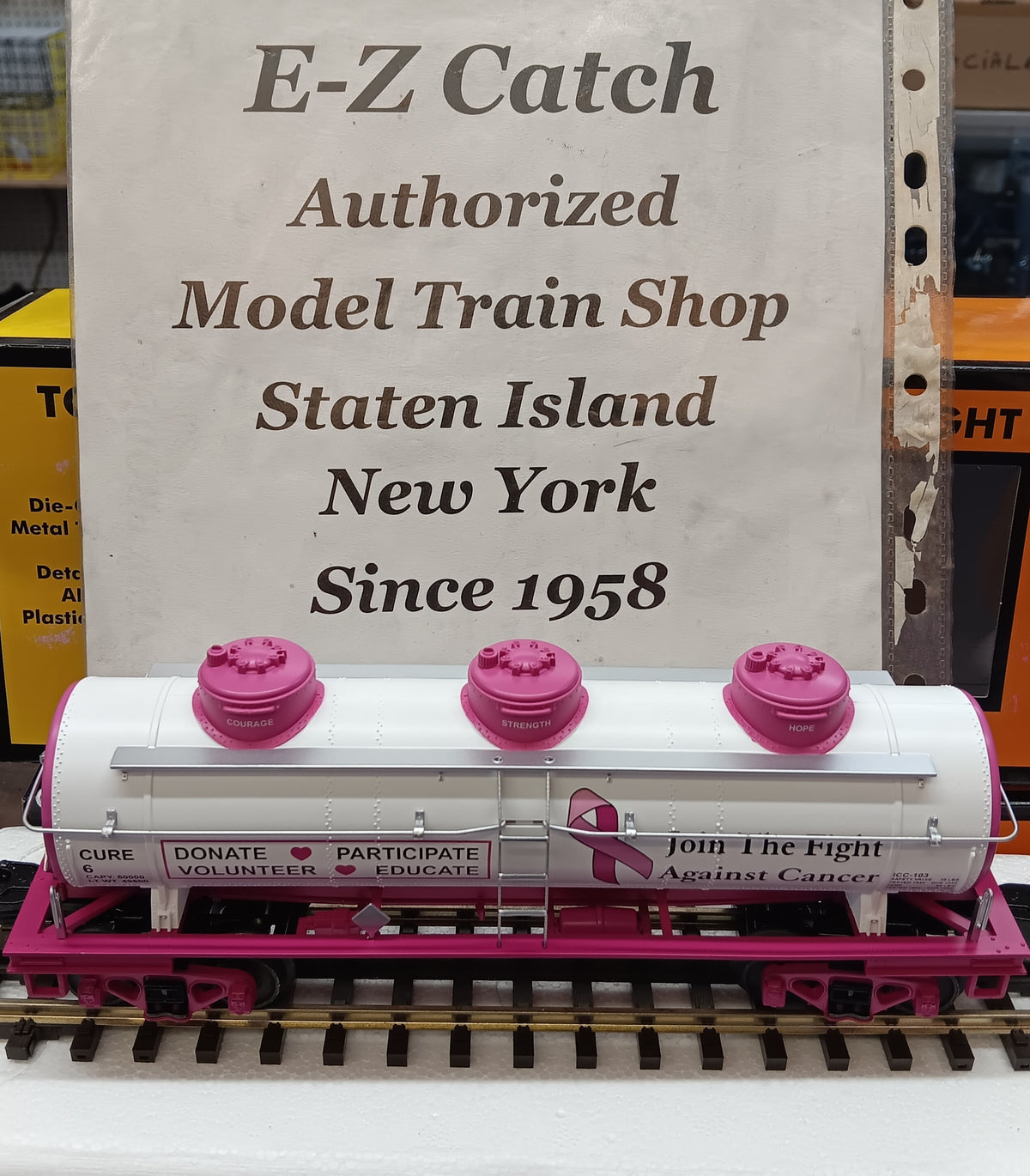 E-Z Catch Custom MTH RailKing # 30-73671 Cancer Awareness 3-Dome Tank Car Rd # Cure 6