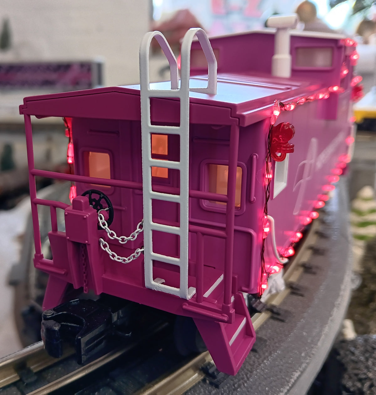 E-Z Catch Custom MTH RailKing # 30-77440 O Gauge Cancer Awareness Extended Vision Caboose with LED Lights Rd # 2026