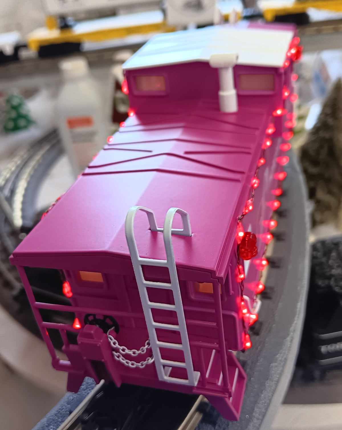 E-Z Catch Custom MTH RailKing # 30-77440 O Gauge Cancer Awareness Extended Vision Caboose with LED Lights Rd # 2026