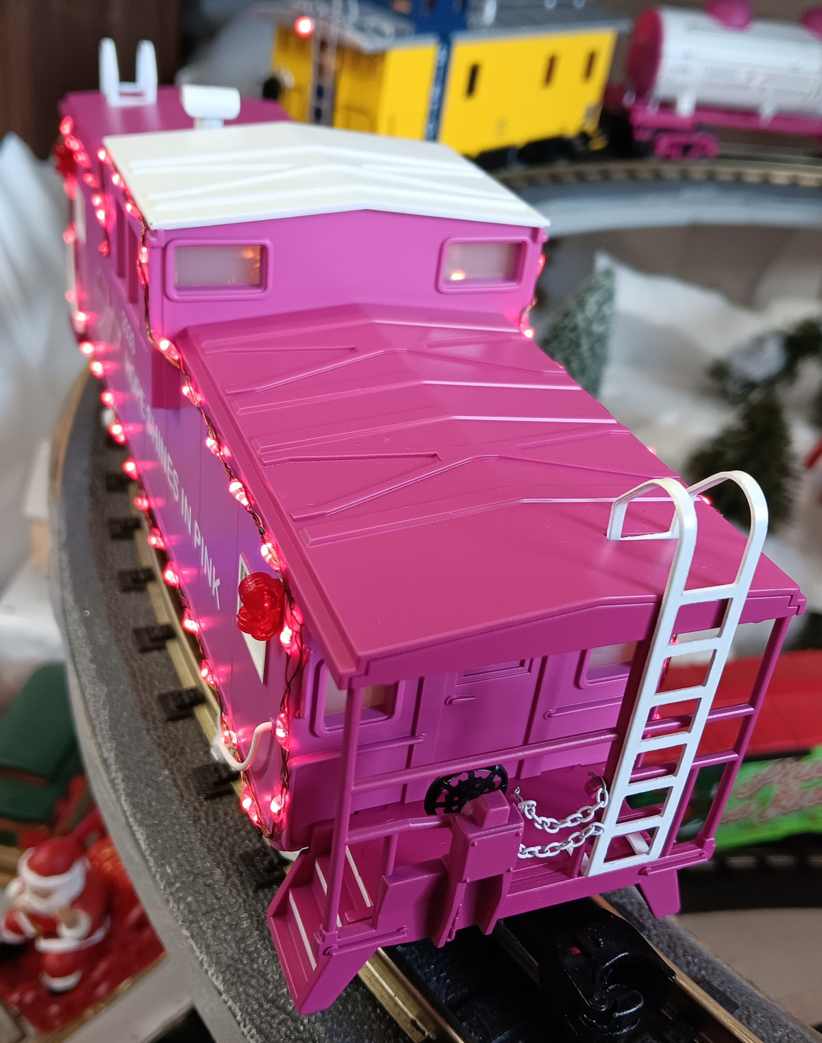 E-Z Catch Custom MTH RailKing # 30-77440 O Gauge Cancer Awareness Extended Vision Caboose with LED Lights Rd # 2026