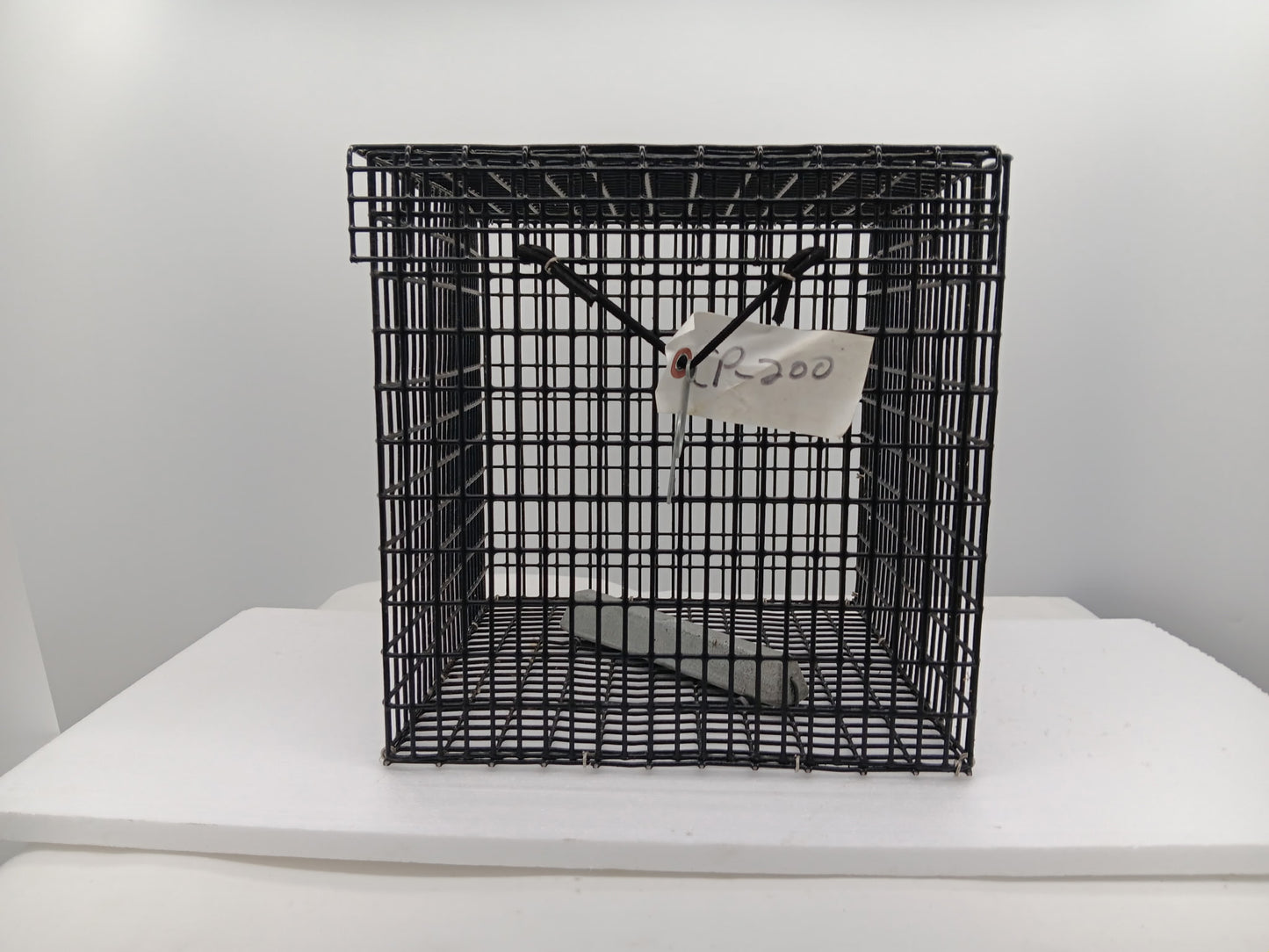E-Z Catch # CP-200 ( Weighted Chum Pot ) 1/2 x 1 Mesh, 16 Gauge ( 3 Gallon Size )