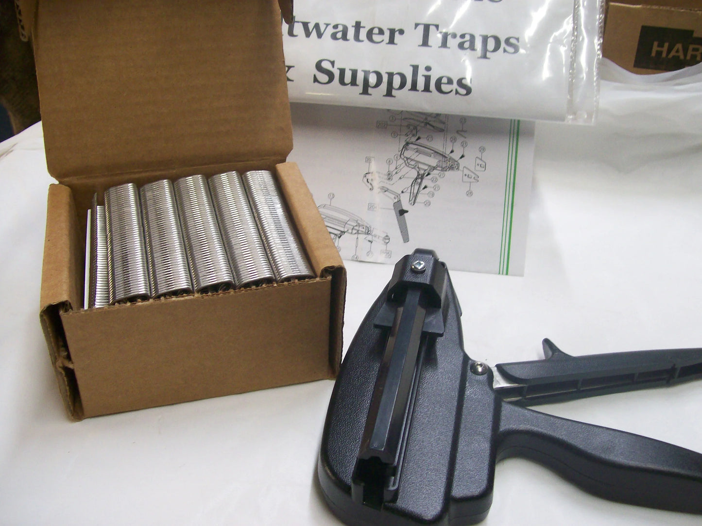 E-Z Catch # B-14 Manuel Hand Ringer D-Type Trap Building Tool w/ 2500 Stainless 9/16" Rings